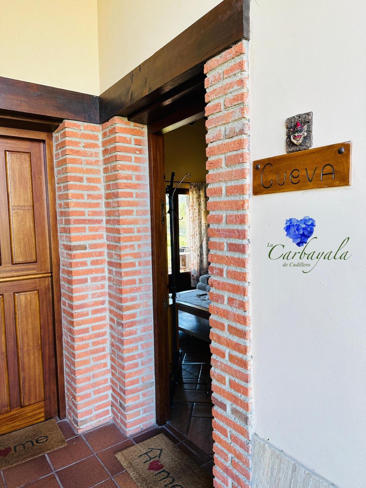 Apartamentos Rurales La Carbayala Oviñana Exteriör bild