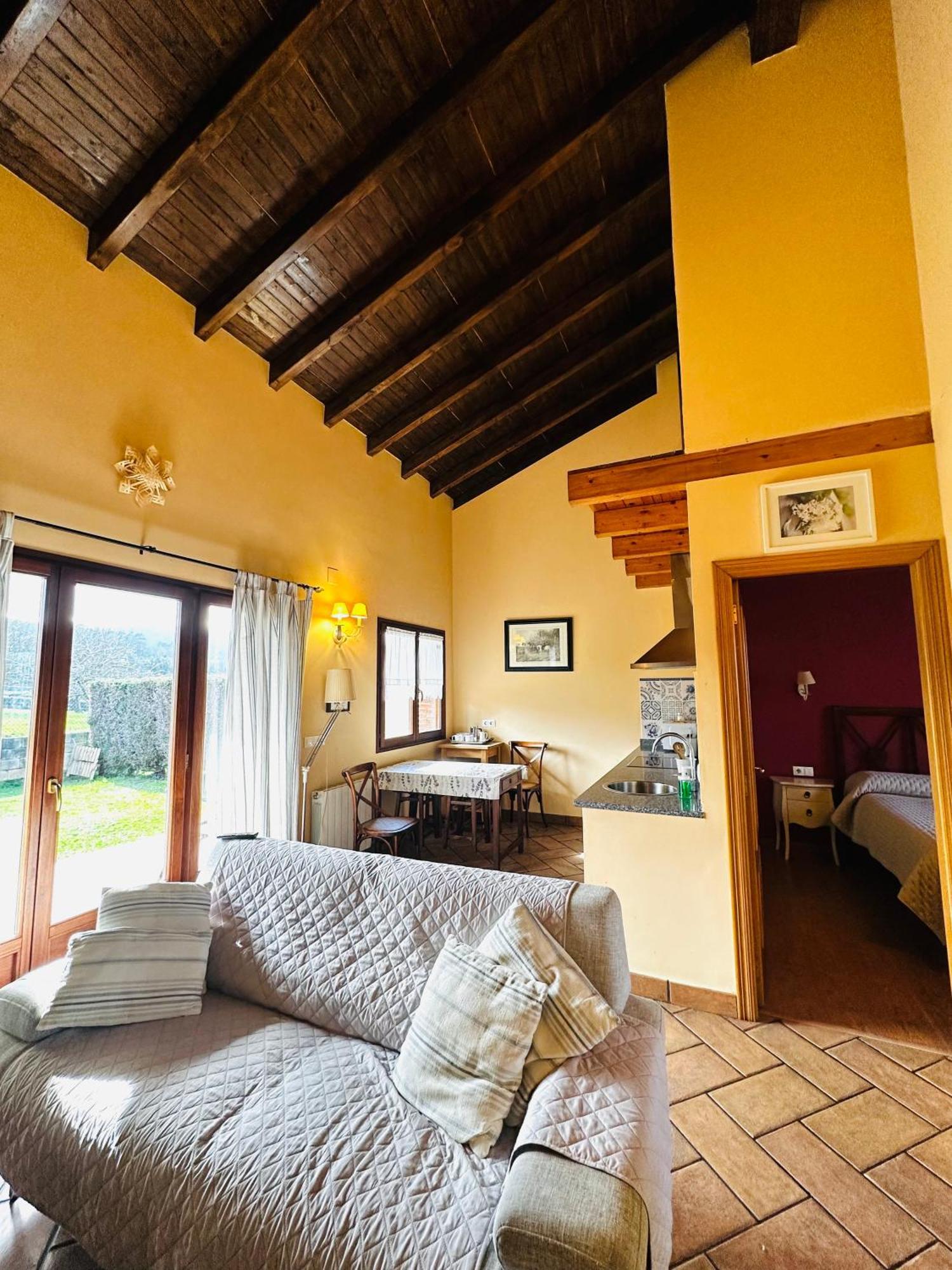 Apartamentos Rurales La Carbayala Oviñana Exteriör bild